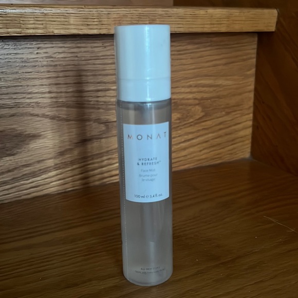 MONAT Refresh & Hydrate Spray - Picture 1 of 1